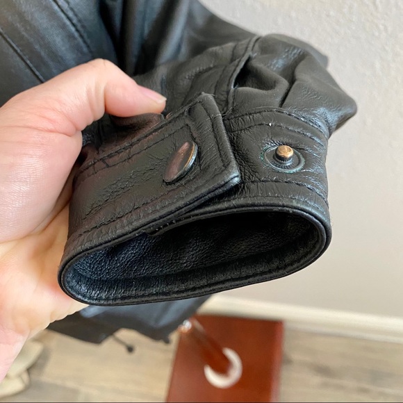 The Connection New York Genuine Leather Jacket - Picture 5 of 11